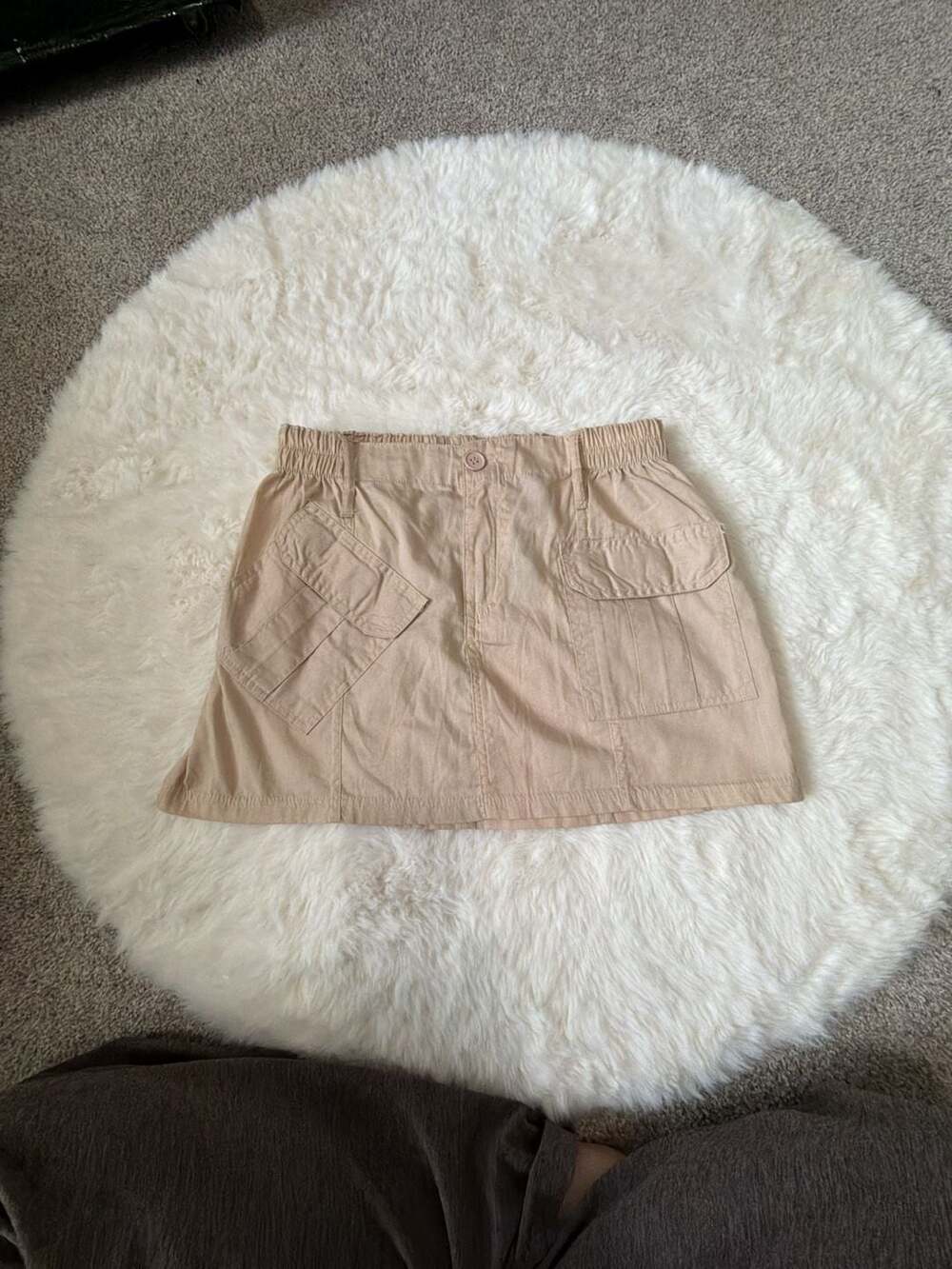 PrettyLittleThing Sand Pocket Front Cargo Micro Mini Skirt Size US 4